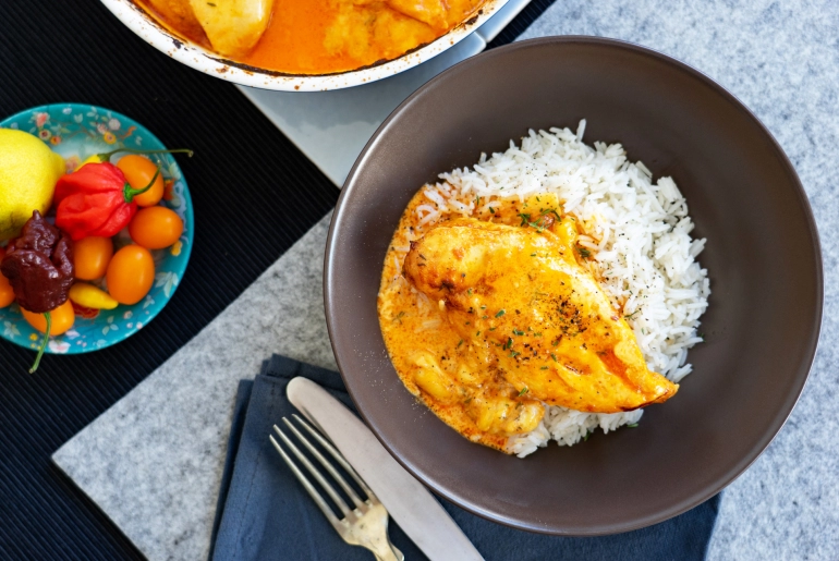 Rakott sajtos-tejszínes tepsis csirke