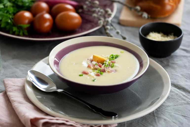 Tormakrémleves sonkával és főtt tojással