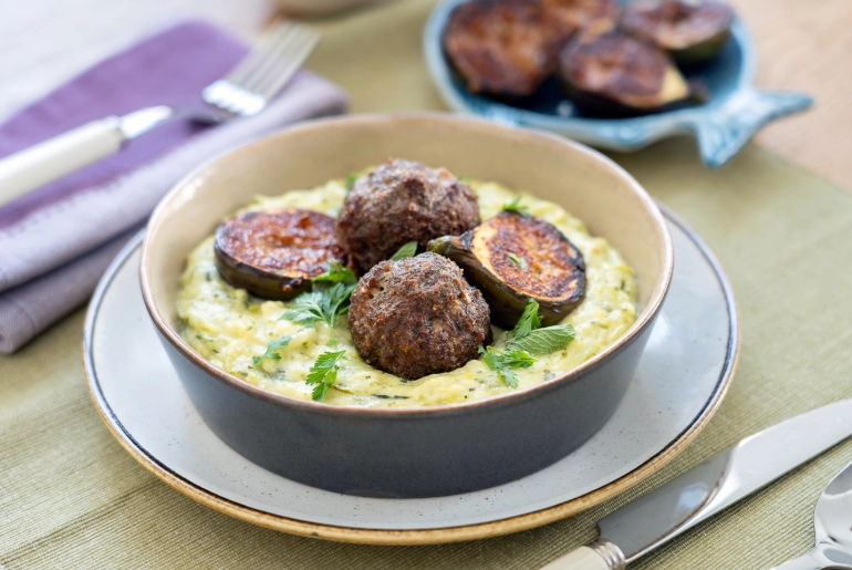 Cukkinifőzelék bárányfasírttal és fügével