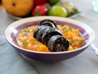 Csicseriborsós édesburgonya főzelék hurkával