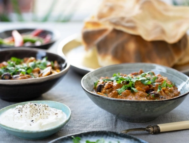 Káposztás mazsolás curry papadammal