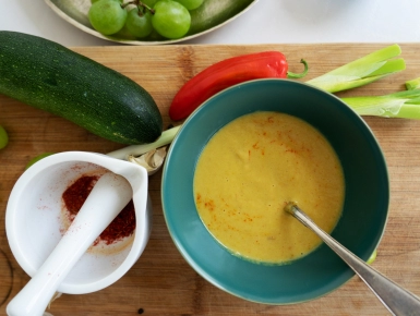 Sáfrányos-póréhagymás bormártás