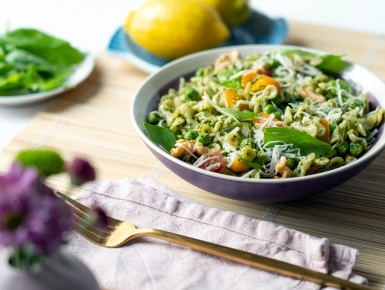 Pestos-zöldborsós tésztasaláta