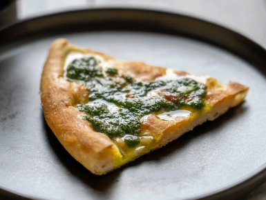 Kapros-fokhagymás kenyérlángos